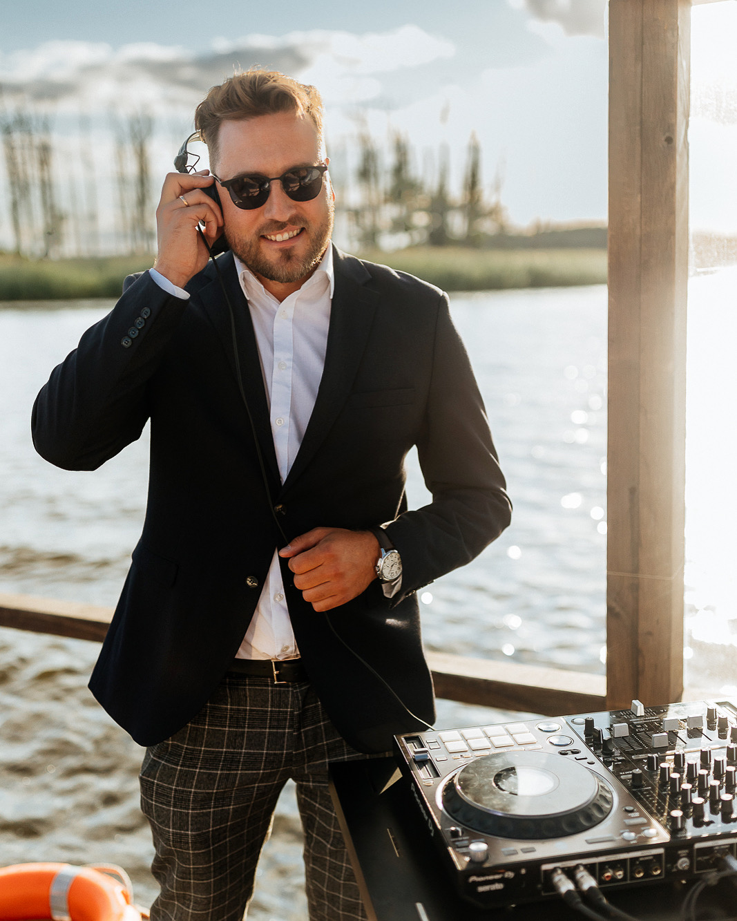DJ - Image 1