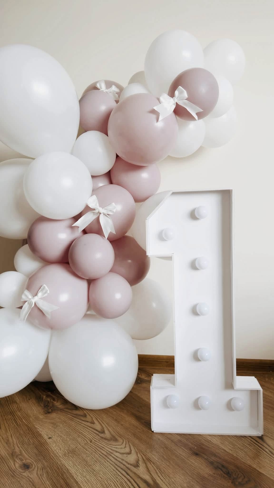 Balloon garlands and decorations - Image 3
